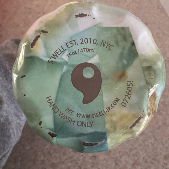 S'well Green and White Marbled Insulated Bottle - Picture 4 of 7